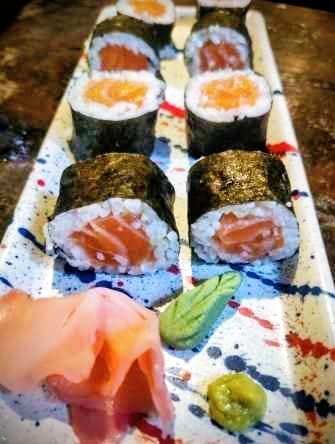 RED SALMON MAKI ROLL