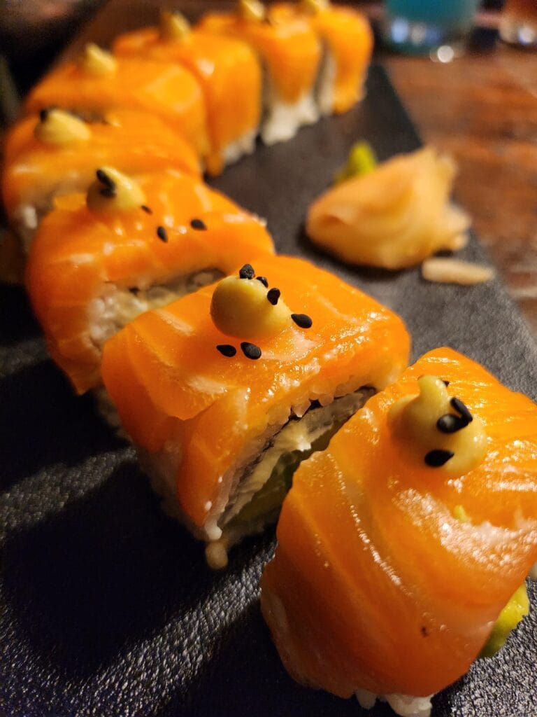 PHILADELPHIA ROLL  WITH RAW RED SALMON