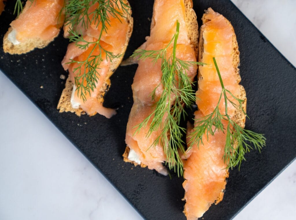 SMOKED SALMON CRISPY BITE