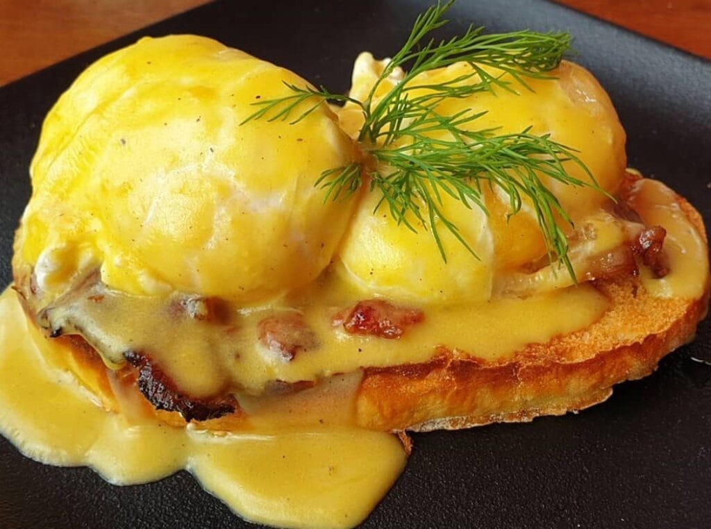 EGGS BENEDICT
