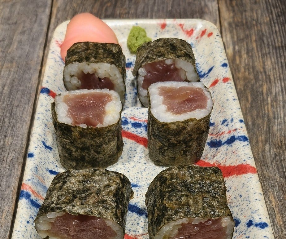 TUNA MAKI ROLL