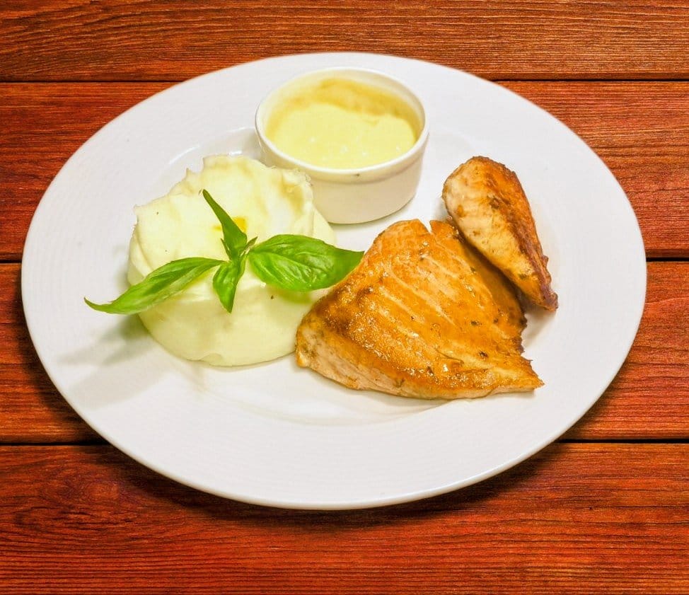 GRILLED RED SALMON FILLET WITH MASHED POTATOES
