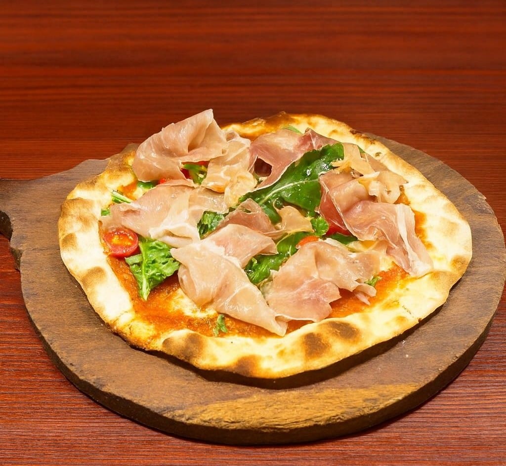PIZZA WITH PROSCIUTTO